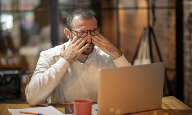 Ξηροφθαλμία: Μία κοινή πάθηση που συχνά μένει χωρίς αντιμετώπιση
