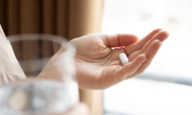 Εντυπωσιακή φωτογραφία αποκαλύπτει πώς τα αντιβιοτικά καταστρέφουν τη βακτηριακή άμυνα