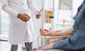 Νέο περιστατικό με μετάγγιση λάθος ομάδας αίματος, αυτή τη φορά σε ιδιωτική κλινική – Tρεις συλλήψεις