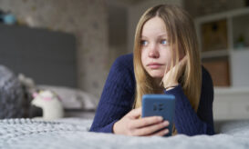 Το Instagram εξακολουθεί να αποτελεί κίνδυνο για τα παιδιά παρά τα νέα εργαλεία ασφαλείας