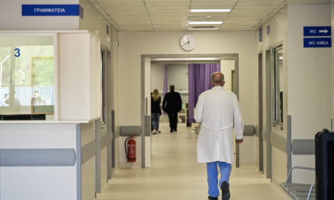 Αδ. Γεωργιάδης για τα καινούργια ΤΕΠ του «Αττικόν»: «Από 10 κρεβάτια ταυτόχρονης νοσηλείας, από 30 Οκτωβρίου θα έχουμε 36» (βίντεο)