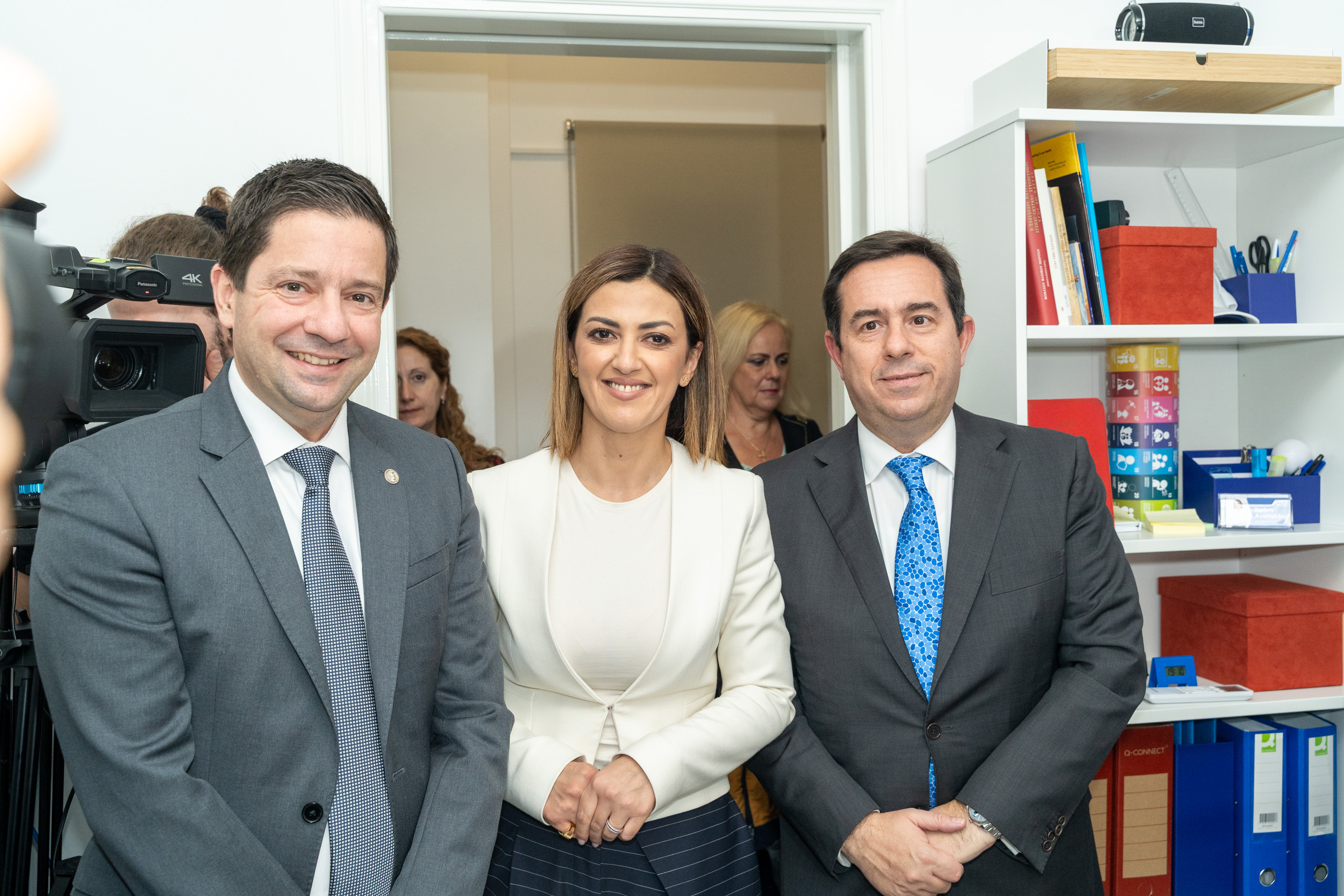 Εγκαινιάστηκε το πολιτικό γραφείο της Ειρήνης Αγαπηδάκη στο Περιστέρι