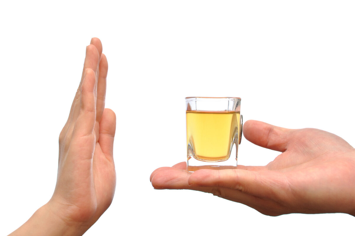 Πείραμα δείχνει γιατί τα νέα φάρμακα αδυνατίσματος φαίνεται να μειώνουν την επιθυμία για αλκοόλ