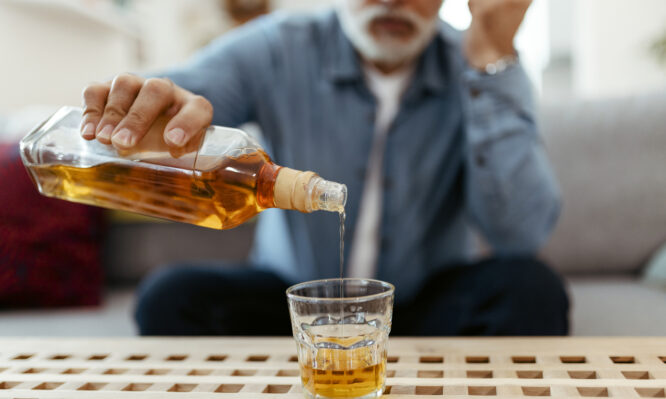 Έξυπνο έμπλαστρο βοηθά όσους έχουν πρόβλημα με ναρκωτικά ή και αλκοόλ να διαχειριστούν το άγχος και τις επιθυμίες τους