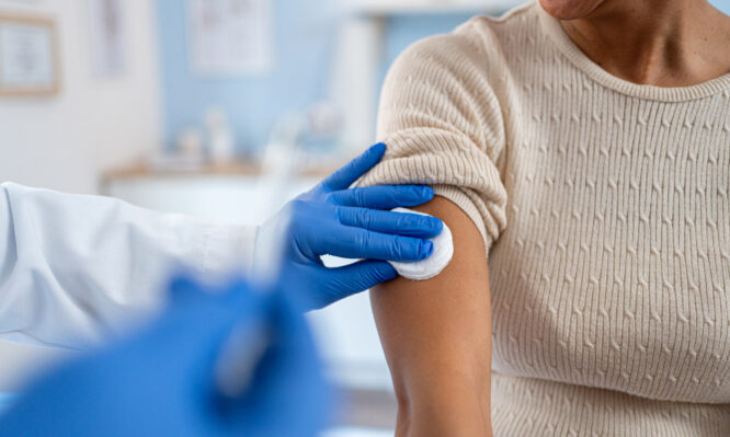 εμβολιασμός στα Δημοτικά Ιατρεία