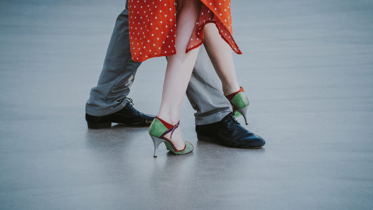 Η αγκαλιά του τάνγκο ανοίγει για να υποδεχτεί καρκινοπαθείς και άτομα με μειωμένη όραση