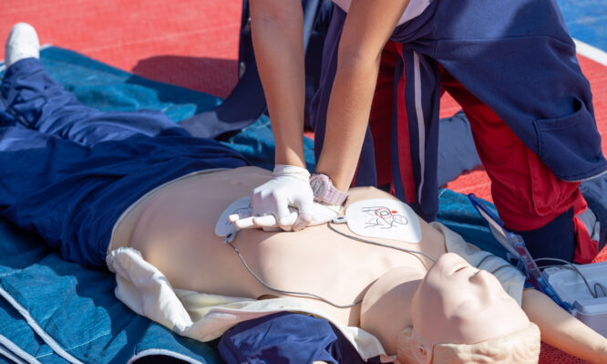 Το ΕΚΑΒ εκπαιδεύει τους πολίτες στην Καρδιοπνευμονική Αναζωογόνηση (ΚΑΡΠΑ)