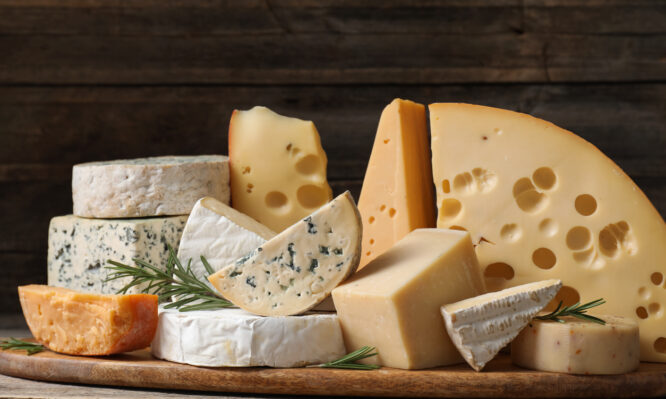 Η κατανάλωση τυριού μία φορά την εβδομάδα μπορεί να μειώσει τον κίνδυνο άνοιας, σύμφωνα με μελέτη
