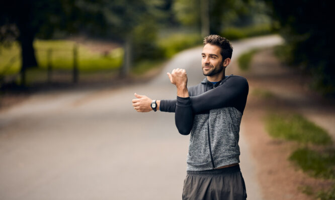 Το απλό κόλπο προθέρμανσης που ενισχύει άμεσα ταχύτητα και δύναμη