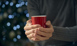 Τσάι και κακάο προστατεύουν την καρδιά των ανδρών από τις κρυφές συνέπειες της καθιστικής ζωής