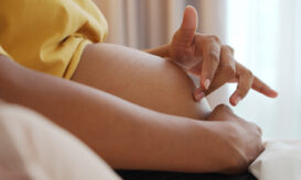 Ανασκόπηση διαψεύδει τον Τραμπ: Η παρακεταμόλη στην εγκυμοσύνη δεν συνδέεται με αυτισμό ή ΔΕΠΥ