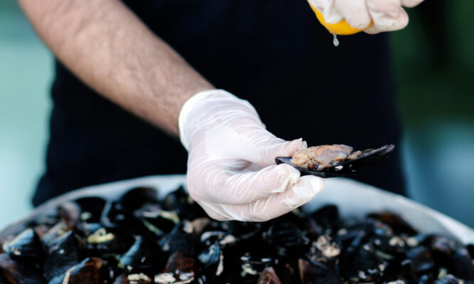 Δύο παιδιά πέθαναν από τροφική δηλητηρίαση ενώ ήταν σε διακοπές με τους γονείς τους στην Κωνσταντινούπολη