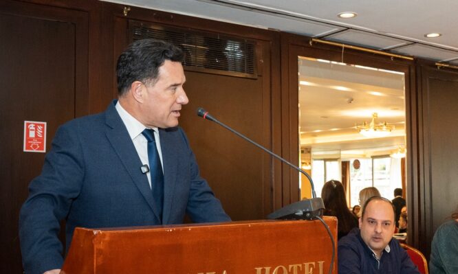 Άδωνις Γεωργιάδης