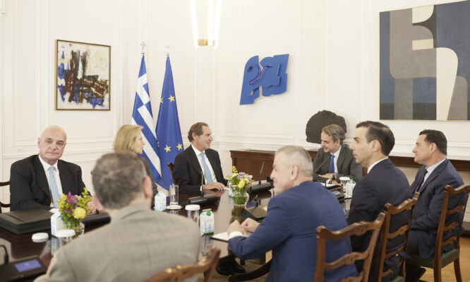 Μητσοτάκης, ΚΑΤ, ανακαίνιση