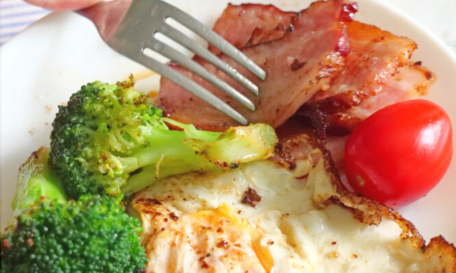 μπρόκολο και ζαμπόν