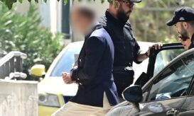 γιατρός